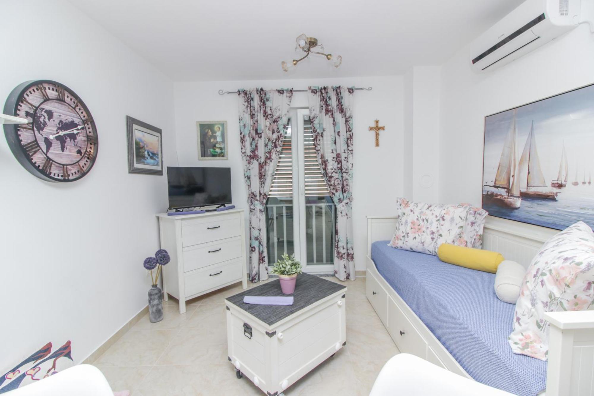 New! Aenona 200m From The Beach, * Nin