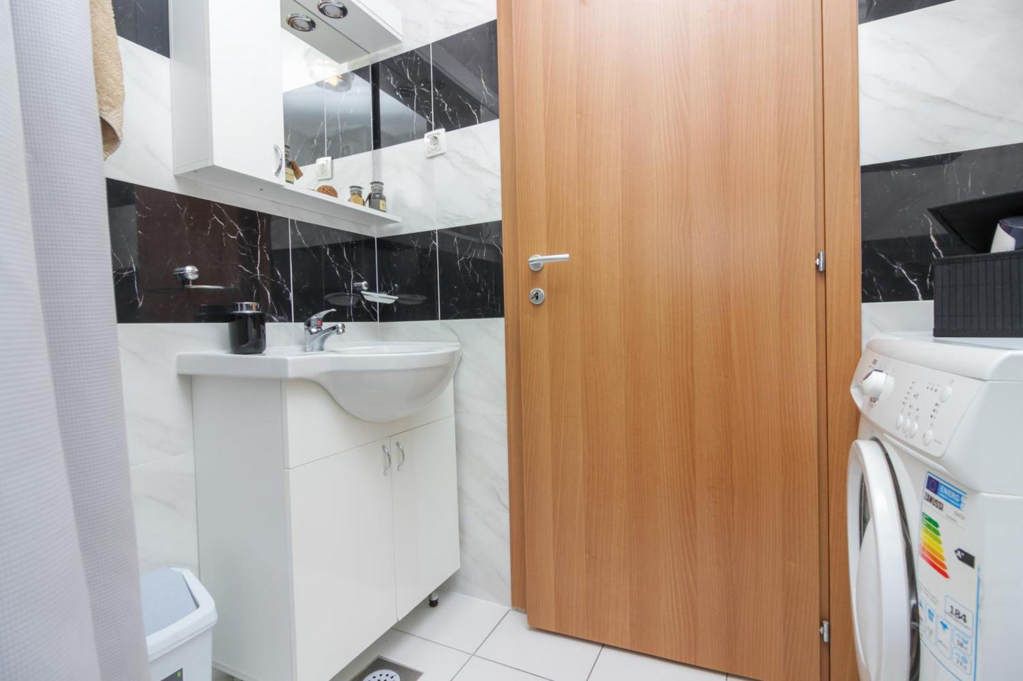New! Aenona 200m From The Beach, * Nin